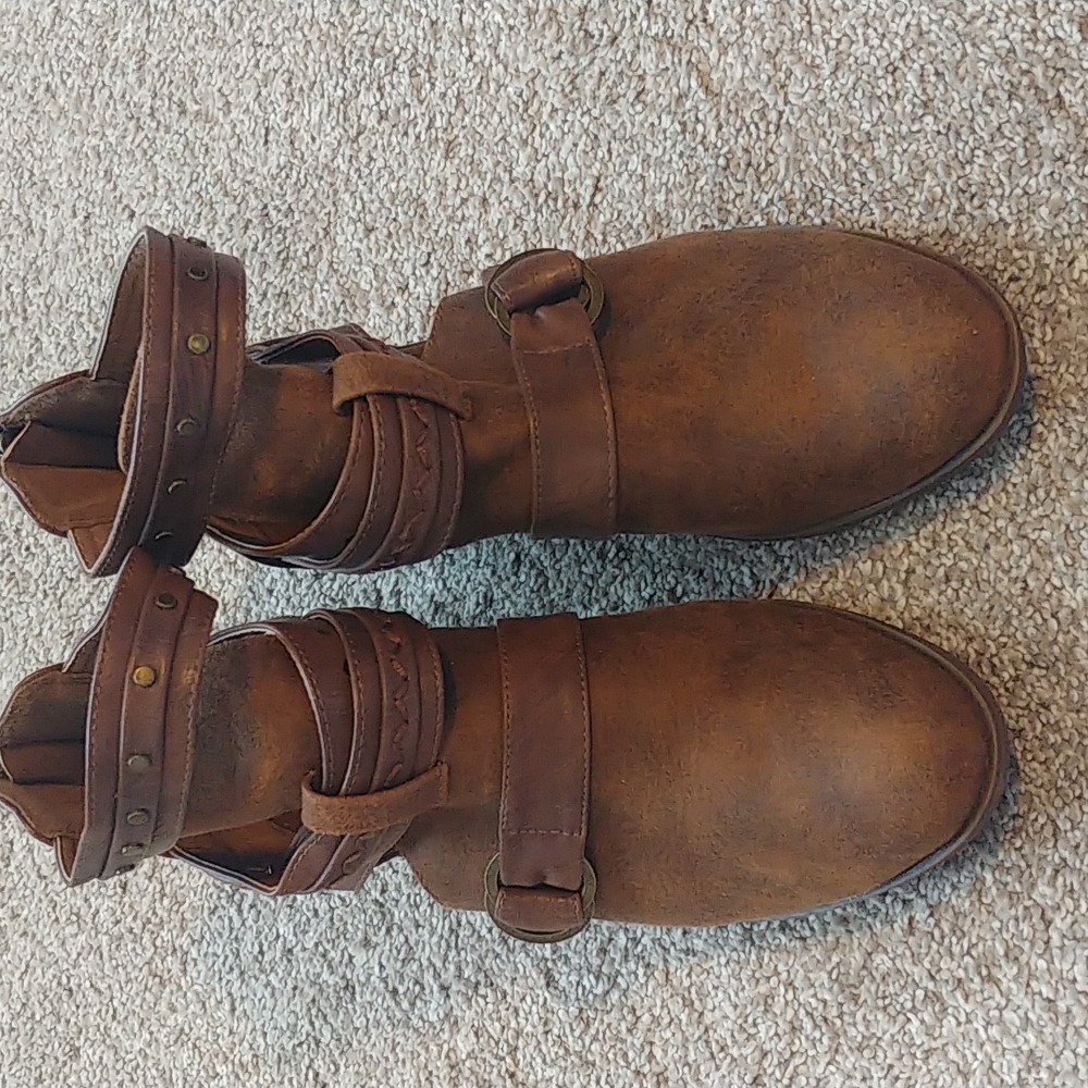 COPY - Camel color booties